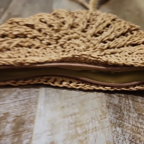 Handmade Woven Tan Crossbody Bag - Picture 9 of 9